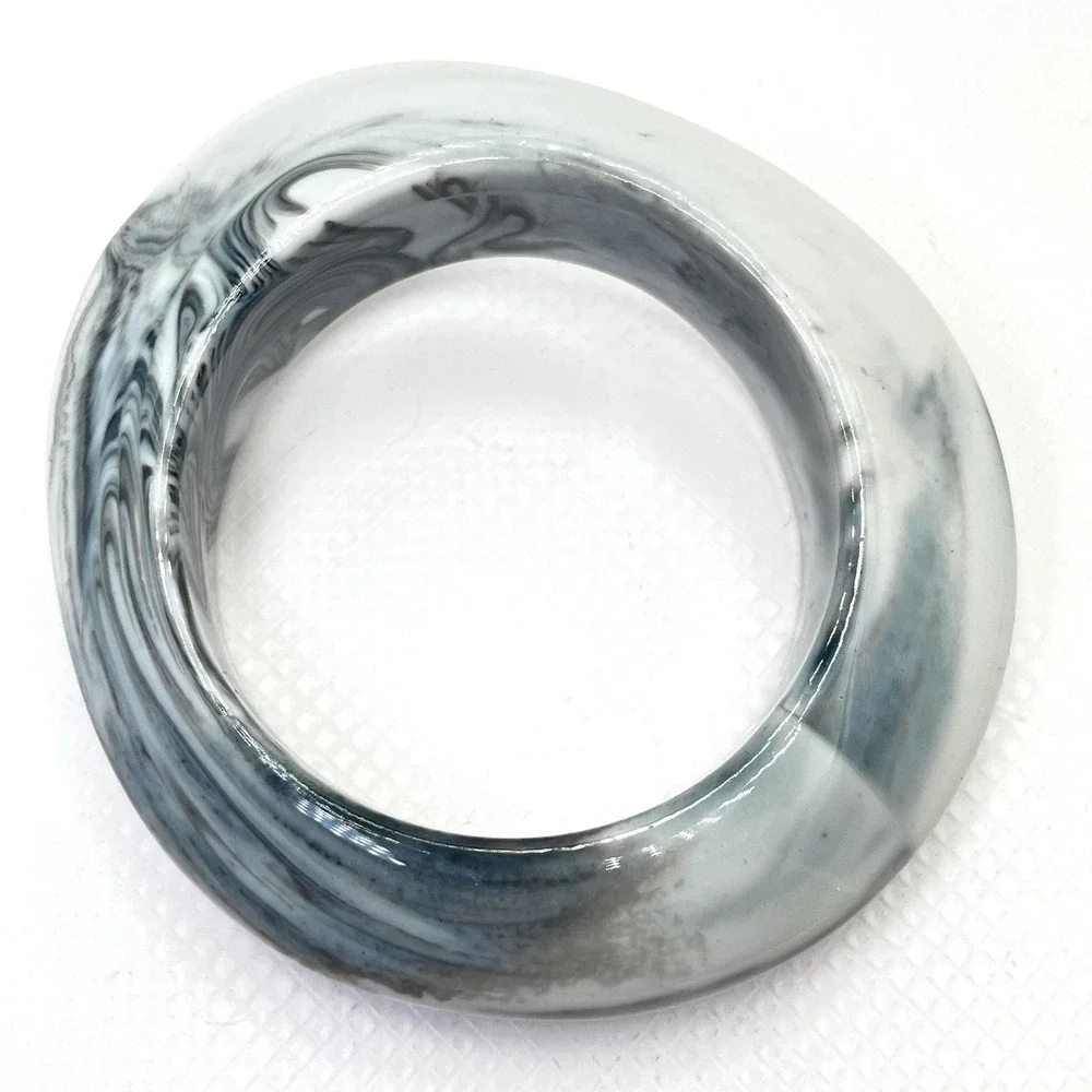 Vintage Black and White Marbled Mod Chunky Lucite Heavy Plastic Bangle Bracelet